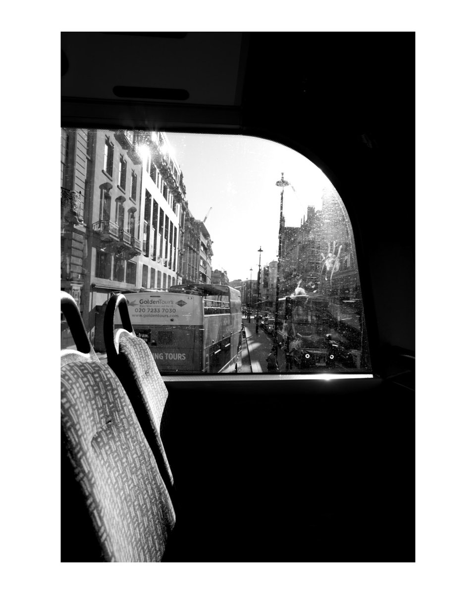 CrmQjd's tweet photo. Empty seats…
Double deck London bus
#bnw #bnwphotography #streetphotography #doubledeckbus #leicacamera https://t.co/OZEOCslfyK