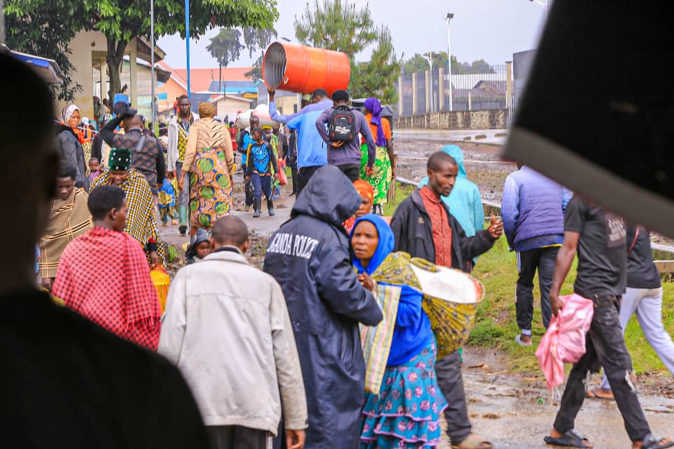 DrBrianBilalK's tweet photo. Situation in Kisoro, Bunagana border with DRC continues to receive asylum seekers. In coordination with @OPMUganda & partnership with @ICRCUganda @RodeKruis @roteskreuzat funding from @eu_echo @ECHO_CESAfrica , @UgandaRedCross is providing Protection of Family Links+ WASH services respectively. With new support from @IFRC_DREF @IFRCAfrica a new Plan of Action will see us do more. @mutindadaniel4