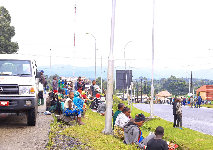DrBrianBilalK's tweet photo. Situation in Kisoro, Bunagana border with DRC continues to receive asylum seekers. In coordination with @OPMUganda & partnership with @ICRCUganda @RodeKruis @roteskreuzat funding from @eu_echo @ECHO_CESAfrica , @UgandaRedCross is providing Protection of Family Links+ WASH services respectively. With new support from @IFRC_DREF @IFRCAfrica a new Plan of Action will see us do more. @mutindadaniel4