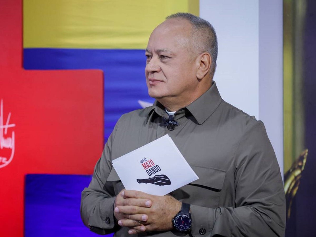 Buenos días camaradas, pasamos por aquí a recordarles que hoy #9Abr tenemos una cita con la Revolución y su programa #ConElMazoDando 
 🇻🇪❤️

Vayan reportándose por aquí todos los que llevan el amor por la Patria en el corazón.

<a href="/dcabellor/">Diosdado Cabello R</a>  

Vía <a href="/ConElMazoDando/">Con el Mazo Dando</a>