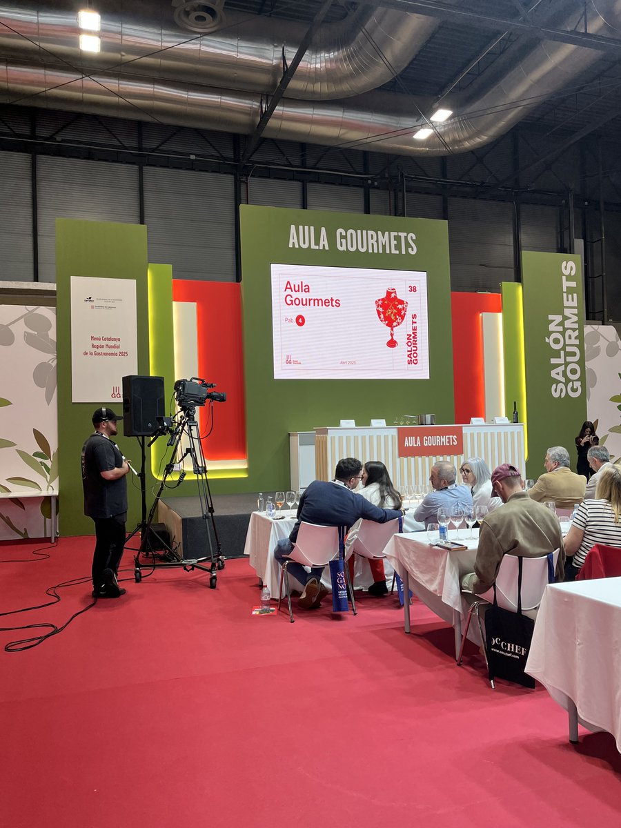 Mañana, de 16h. a 17 h. estaremos en el Salón Gourmet charlando sobre la IGP Jijona y Turrón de Alicante y el papel del Consejo Regulador en el registro, control, inspección, certificación, defensa, promoción e innovación de los turrones con sello de calidad.

Pabellón 4 de IFEMA