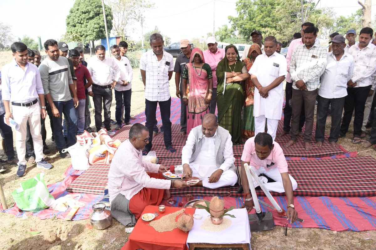 નર્મદા જળસંપત્તિ પાણી પુરવઠા અને કલ્પસર વિભાગ, ગાંધીનગર ઉપક્રમે દાહોદ સિંચાઈ વિભાગ અને પંચાયત સિંચાઈ વિભાગ દ્વારા આયોજિત મારા મતવિસ્તાર સાલીયા,વાડોદર, ભથવાડા,અને રૂવાબારી ખાતે નવીન ઉદ્ઘવહન સિંચાઈ યોજનાના કામો નું ખાતમુહૂર્ત કરવામાં આવ્યા