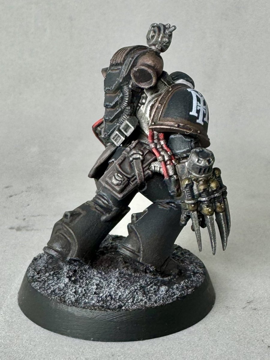 TheLegionofTwo's tweet photo. Blackshield Sgt (former Raven Guard) has been added to the Fangs of the Emperor. Posted by J #horusheresy #horusheresy30k #blackshields https://t.co/7waXXxtJ5x