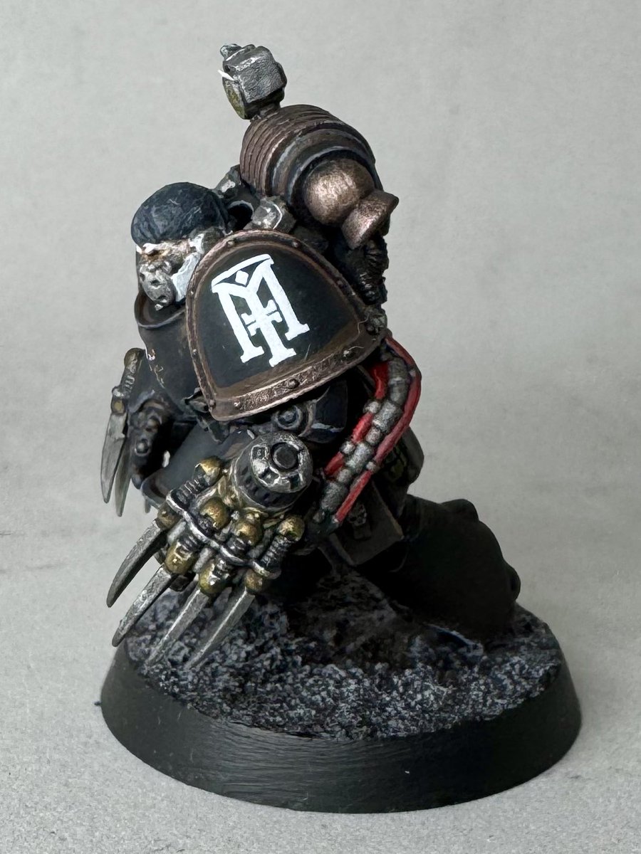 TheLegionofTwo's tweet photo. Blackshield Sgt (former Raven Guard) has been added to the Fangs of the Emperor. Posted by J #horusheresy #horusheresy30k #blackshields https://t.co/7waXXxtJ5x