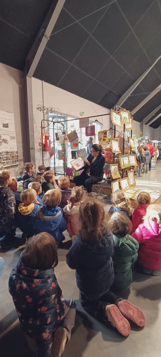 Petit retour en photos sur la troisième fête du livre jeunesse qui s’est tenue du 3 au 5 avril à Arreau.

#EAC #salondulivrearreau #littératurejeunesse #rencontreauteurs