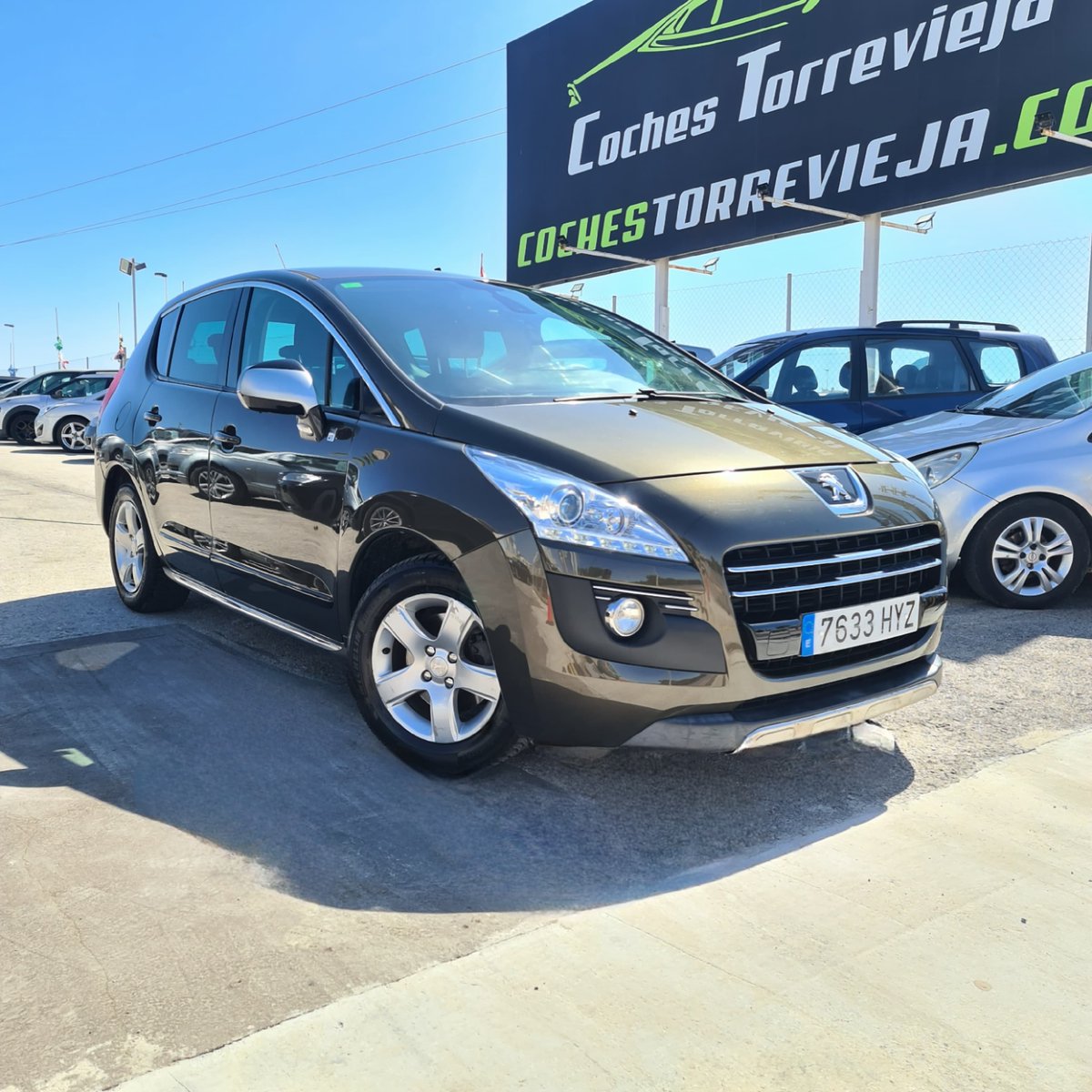 cochestv's tweet photo. Peugeot 3008 2.0 HDi HYbrid4 ‼️AUTOMÁTICO
💛 Etiqueta medioambiental "B" amarilla
Motor DIÉSEL/HÍBRIDO 2.0HDi de 200 cv
Cambio AUTOMÁTICO de 6 velocidades 

#CochesTorrevieja #Peudeot3008 #Peugeot #3008 #Diésel #Diesel #Híbrido #Hibrido #Hybrid #Automático #Automatico #Automatic https://t.co/WViCmw51iN