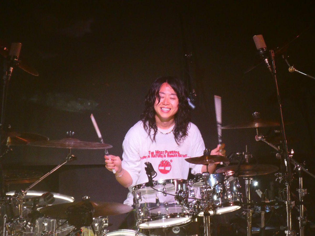 Angela_GA's tweet photo. QUE ONDA LO BACAN QUE ES ESTE HOMBRE Y LA FELICIDAD QUE IRRADIA?! Lo amo 😭 #Tomo #ONEOKROCK #oneokrockchile #ONEOKROCKDETOX https://t.co/w2m738k0Qm