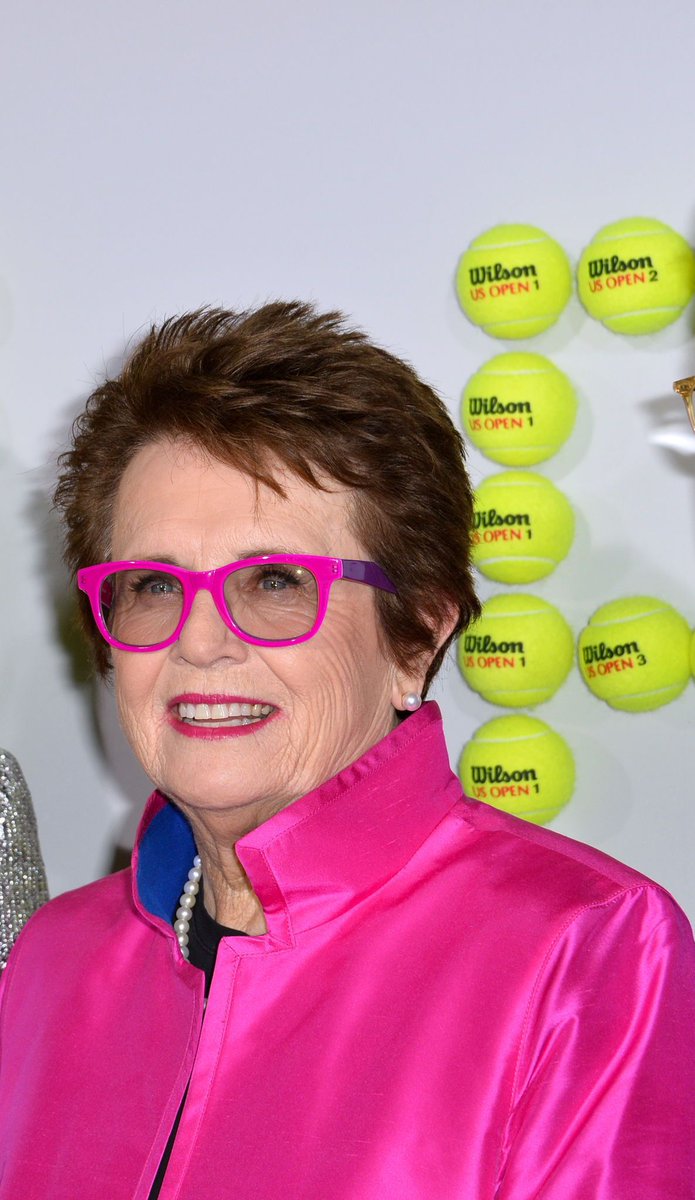 bellamediaco's tweet image. April's #FearlessFirsts honors @BillieJeanKing! 🏆 Her "Battle of the Sexes" win &amp;amp; fight for equality inspire. Learn her story: [link in bio] #SportsLegends #Inspiration
