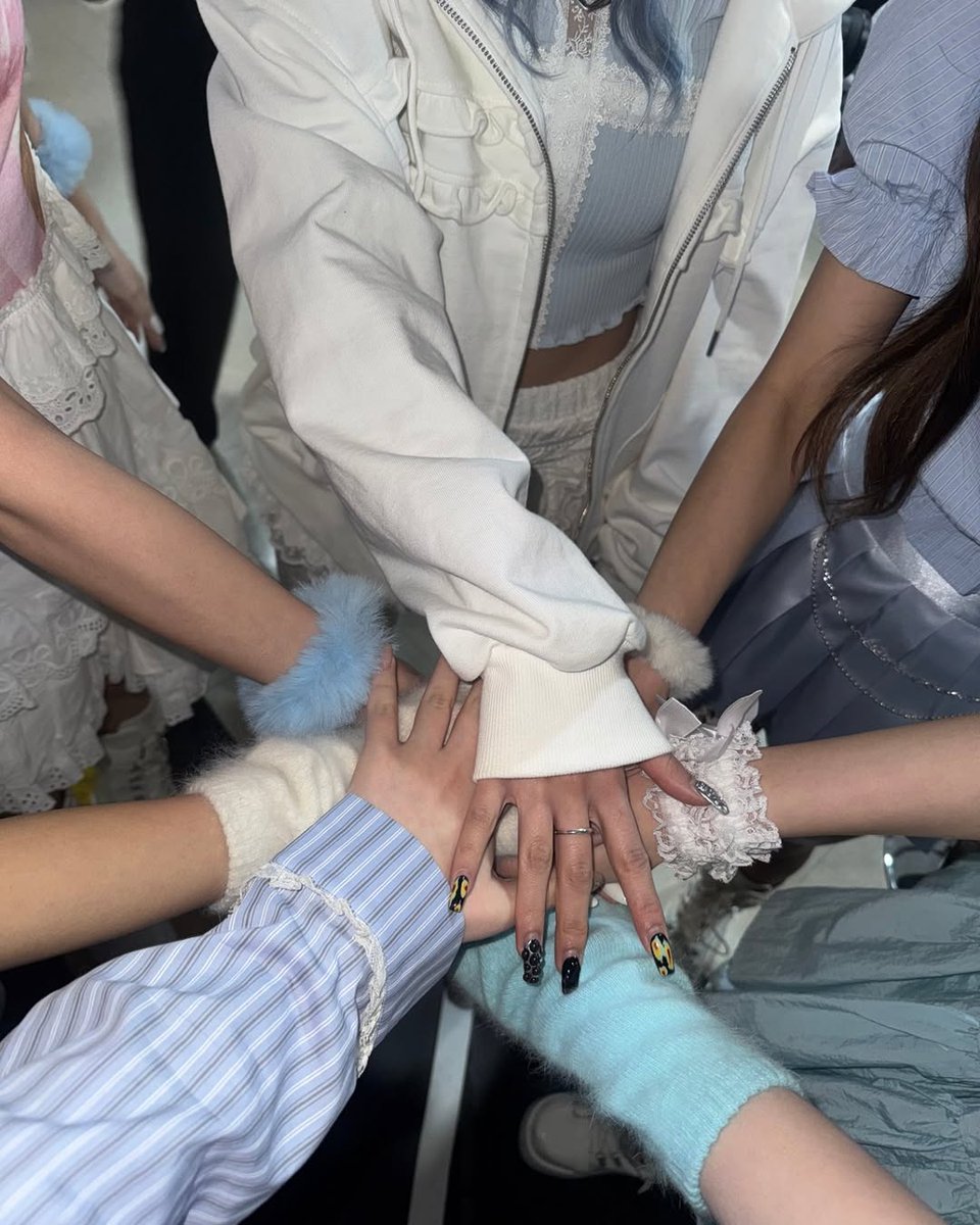 chaehyunhours's tweet photo. #CHAEHYUN (iioflhyun) IG update (1) https://t.co/3tpk7CKKyc