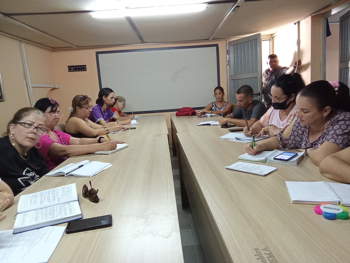 JorgeLu71436757's tweet photo. En la reunión de Puntualización de la #DGEM en #PuertoPadre se aseguraron las actividades para la semana, elementos que aseguran un proyecto institucional de Calidad. #TareaDeGrandes @DiazCanelB @naimatrujillob @nilser_pineda @LorenzoOsbel @Yanisleydi86605 @Louisochoaochoa https://t.co/QzJ1hWR0vB