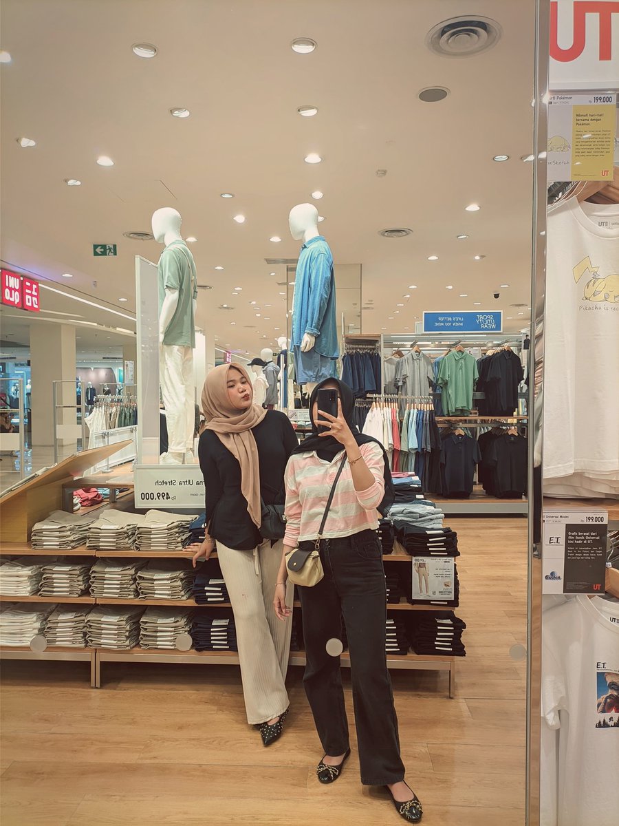 imnotjisel's tweet image. cinta bgt sama sepatuku ❤️😭