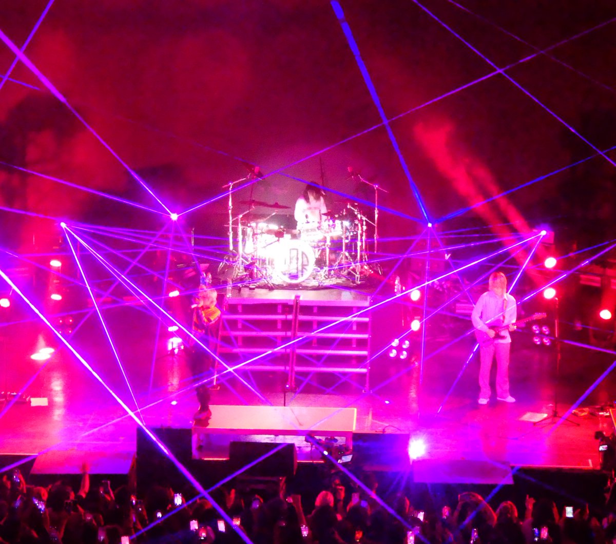 Angela_GA's tweet photo. #ONEOKROCK #oneokrockchile #ONEOKROCKDETOX #Tomoya #Ryota #Toru #Taka https://t.co/CfMHOL72yX