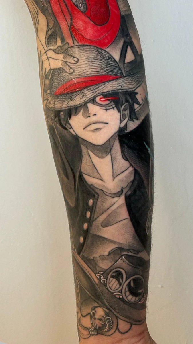 denaru93's tweet photo. Hoy me apetecía flexear de la barbaridad que me hizo @Kurogosutattoo en el brazo ✨ 💣 https://t.co/edrlFQ6cpc