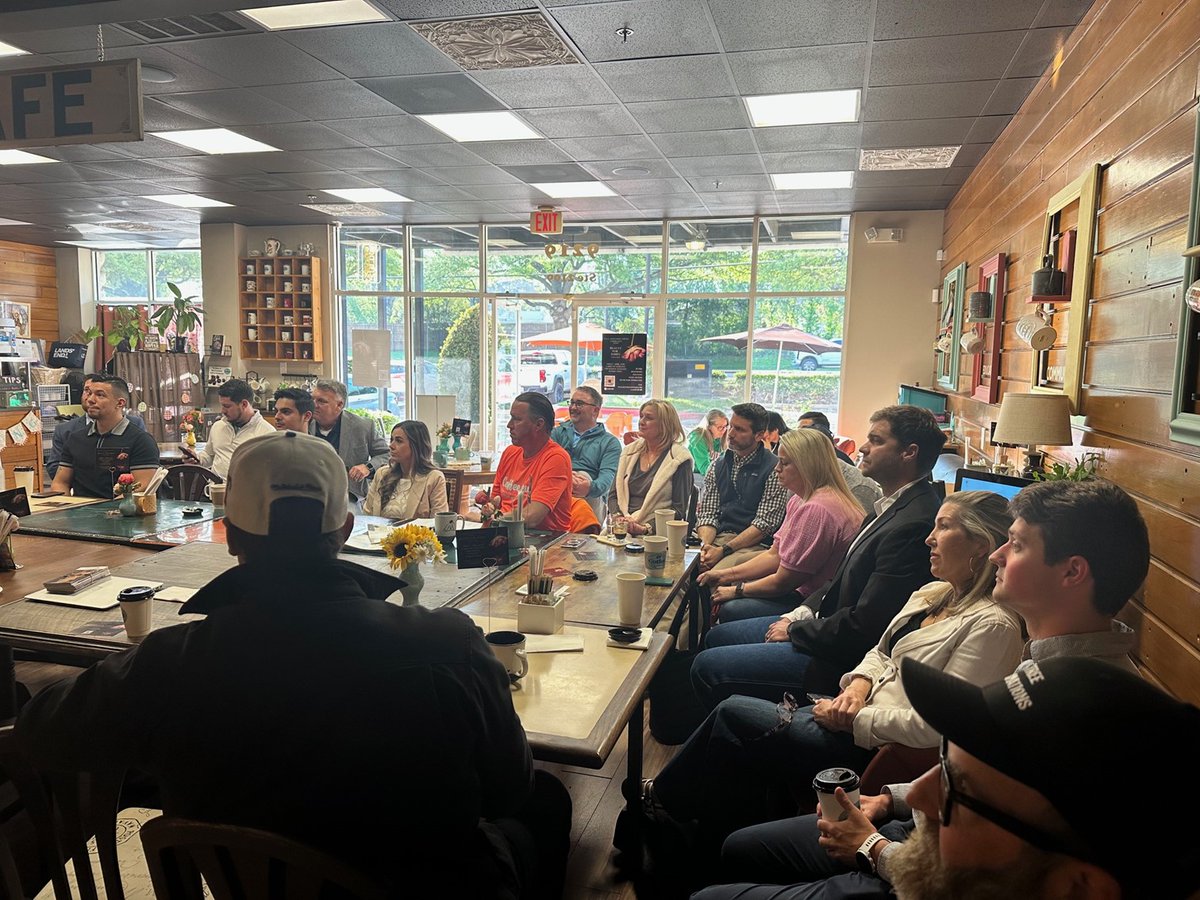 GEDallasChamber's tweet photo. Wonderful turnout for the Rise & Shine monthly networking breakfast held at Well Grounded Coffee.The breakfasts are the 2nd Tuesday of the month at 8 a.m. Locations change quarterly so always check the website. @wellgroundedcoffeeco @eastdallaschamber
#GEDCC #riseandshine https://t.co/d0YHFQMRWn