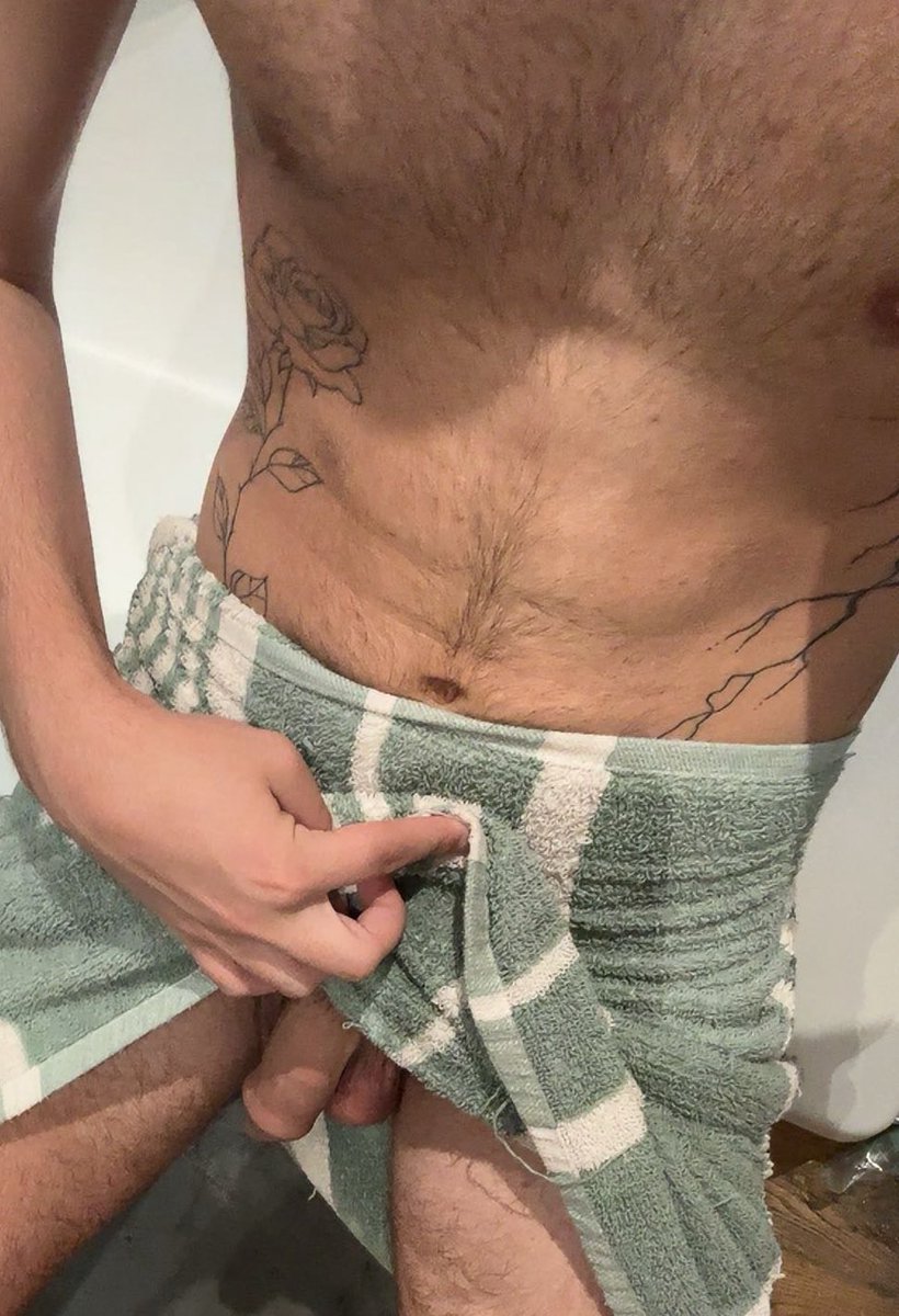 LadHung2's tweet photo. Fresh out the shower 💦 https://t.co/55UPHva9TI