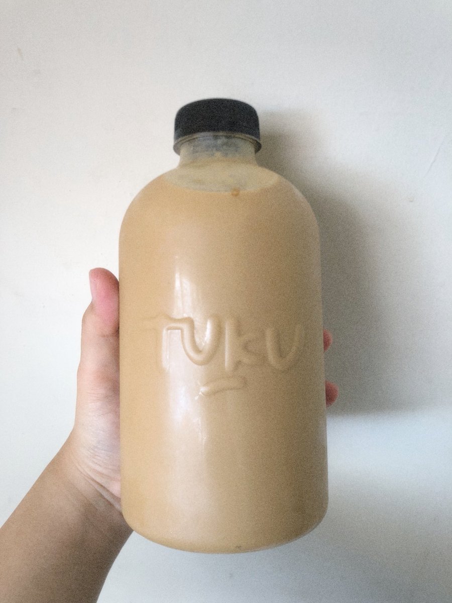 salmaputeri's tweet photo. Irt happy banget kalau tibatiba di kasih es kopi tuh. Apaalagi seliter ginihh hihi https://t.co/cYCfhVncti