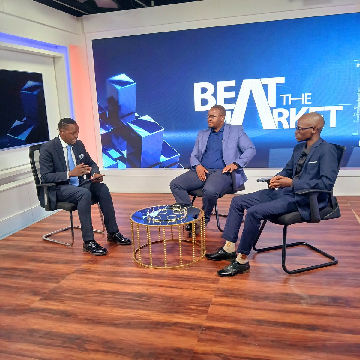 ZTN (@ztnprime) on Twitter photo On air: Beat The Market
Watch LIVE on #ZTNPrime #DStv294 as <a href="/EbenMabunda/">The Money$ Man 🇿🇼🇿🇦</a> speaks to economist Malone Gwandu and financial analyst Desire Muchipisi.
#GetThePicture #Zimbabwe On air: Beat The Market
Watch LIVE on #ZTNPrime #DStv294 as <a href="/EbenMabunda/">The Money$ Man 🇿🇼🇿🇦</a> speaks to economist Malone Gwandu and financial analyst Desire Muchipisi.
#GetThePicture #Zimbabwe