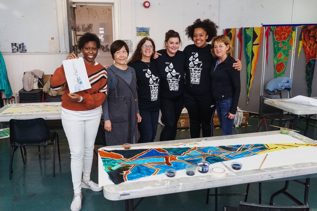 Welcome to Wandsworth (@wtowandsworth) on Twitter photo Our wonderful London Borough of Culture volunteers have been hard at work at <a href="/PutneyArt/">Putney School of Art & Design</a> creating a wave of colour!
Come and spot us this Sunday at as we will be walking these flags from the school to the Boat Race down the Thames 🚩
#LondonBoroughOfCulture #BoatRace Our wonderful London Borough of Culture volunteers have been hard at work at <a href="/PutneyArt/">Putney School of Art & Design</a> creating a wave of colour!
Come and spot us this Sunday at as we will be walking these flags from the school to the Boat Race down the Thames 🚩
#LondonBoroughOfCulture #BoatRace