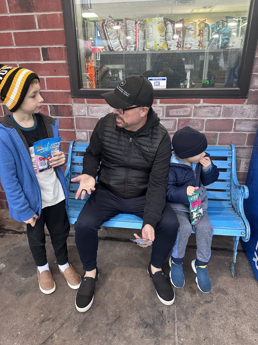 drjbradley's tweet photo. Best caption wins the internet.
Or a signed book.
Or maybe a kiss from Elon Musk.
We’re not making promises…
#CaptionThis
#TheJasonBradley
#RadiantHealth
#TruthTeller
#ElonMusk
#TheShift
#UnfilteredMoments
#CandyRotsYourBrain
#UncleMoments https://t.co/WUYpzO6Rx4