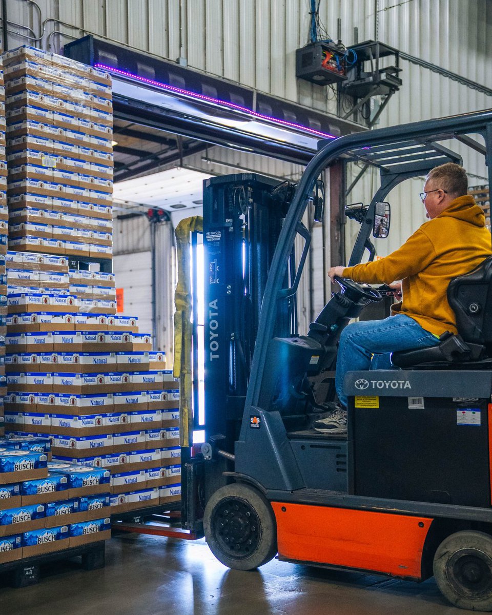 Stacked high, packed tight, and ready to roll. The work doesn’t stop in the warehouse! 💪 #distribution #warehouse #beverages