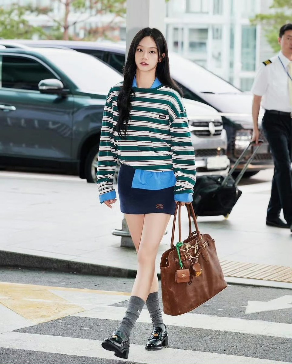 DanGina87's tweet photo. Miss Hyeri ‘s trip to Hong Kong💙🩵💙🩵 https://t.co/GLmUrID0wO