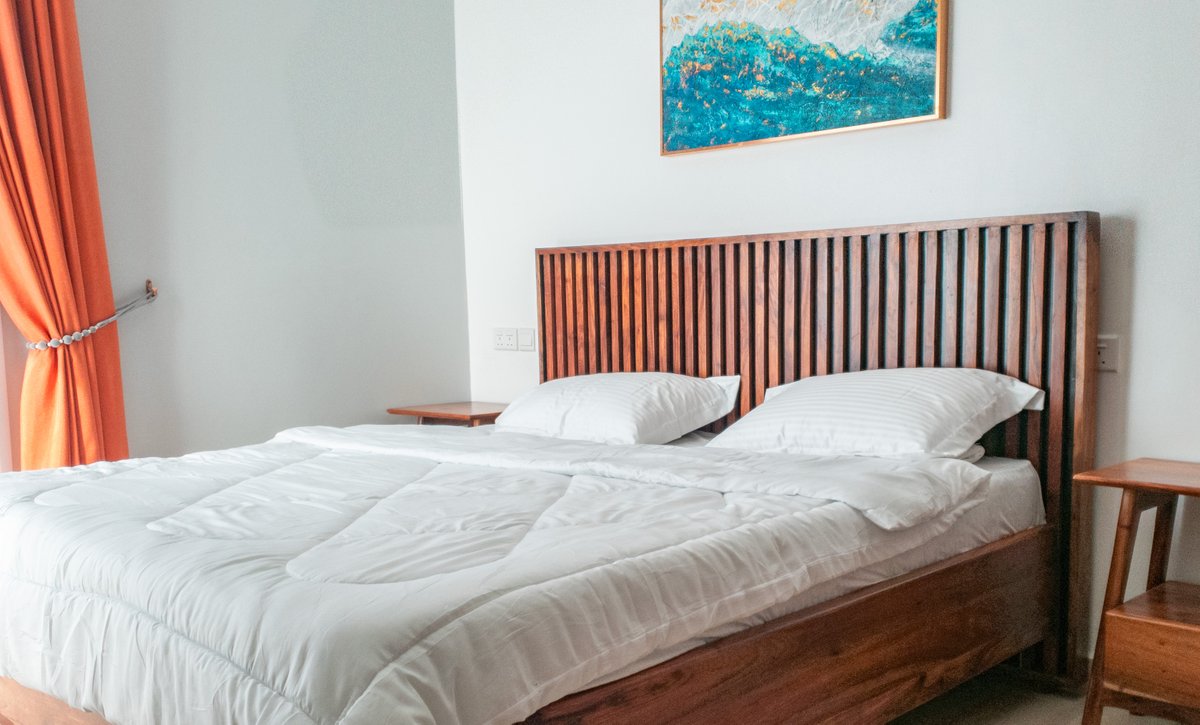 HeartEntebbe's tweet photo. Our  Airbnb guests' reviews speak volumes! Come experience top-notch luxury at Heart of Entebbe Airbnb. Self check in✅ Wifi ✅ peace and quiet ✅ Lake view✅fully furnished ✅. Only 60 dollars a night. Reservations: 0758116702. https://t.co/w2AmJztu23