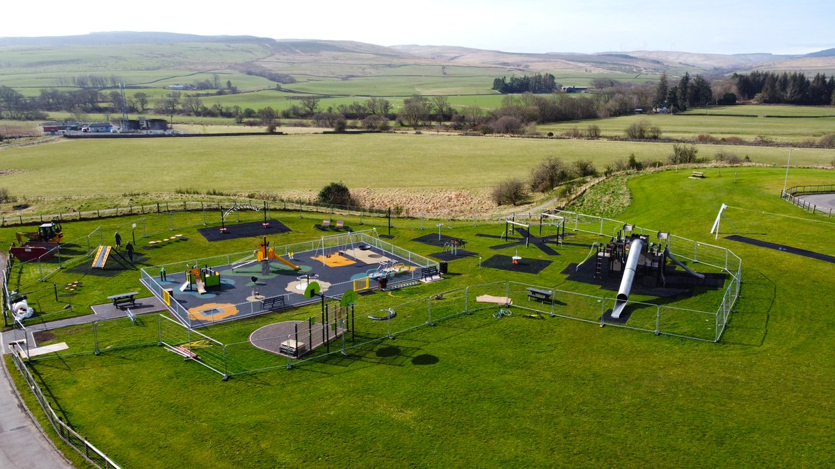 RTC_Safety's tweet photo. Another fantastic play area transformed! 🎉 
We recently completed a vibrant castle-themed #WetPour &amp; #EnviroPave installation at Bell Crescent, in Sanquhar, Scotland, on behalf of @Proludic UK. https://t.co/9eQ8kEIi4n
