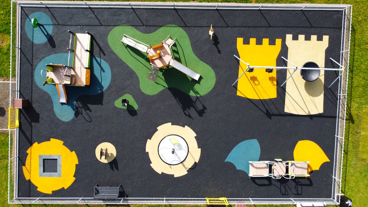 RTC_Safety's tweet photo. Another fantastic play area transformed! 🎉 
We recently completed a vibrant castle-themed #WetPour &amp; #EnviroPave installation at Bell Crescent, in Sanquhar, Scotland, on behalf of @Proludic UK. https://t.co/9eQ8kEIi4n