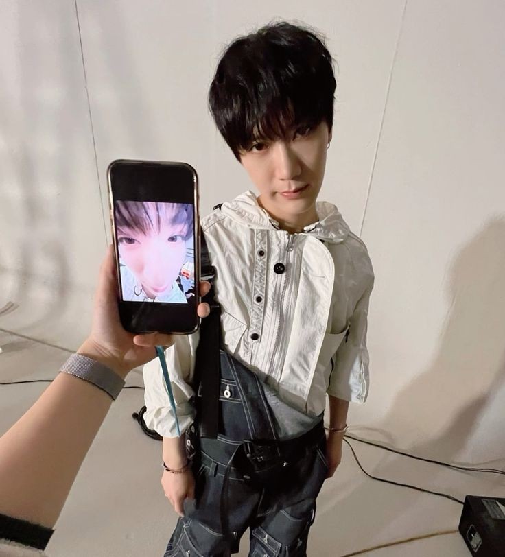tiltedlo_ve's tweet photo. #9yearswithten
텐니 콘서트 화이팅
텐 해시 뭐예요? https://t.co/O80pBXjElQ