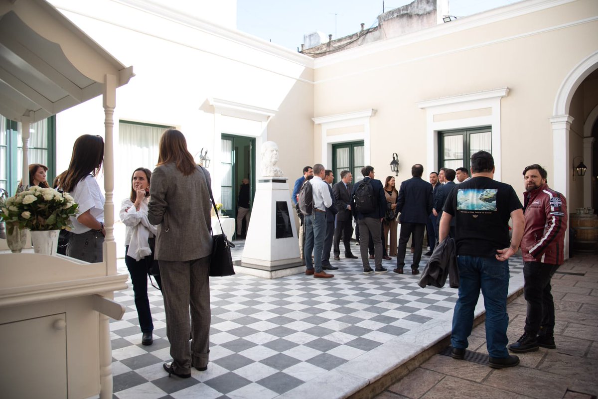agencia_mza's tweet photo. 📍 Participamos del plenario del Consejo Federal de Economía del Conocimiento junto a autoridades, cámaras y bancos.
Desde Mendoza seguimos apostando al talento, la innovación y el desarrollo productivo de sectores estratégicos como el software y la biotecnología. https://t.co/apWhfRvqyK
