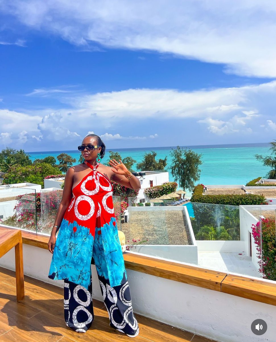 <a href="/mellycrochets/">Cuz I’m an Amazing Crocheter🧶🇨🇲</a> 🇨🇦- Montreal _Ship North America 
🇨🇲- Yaounde - Chapel Mvogmbi. Hotel Juracel