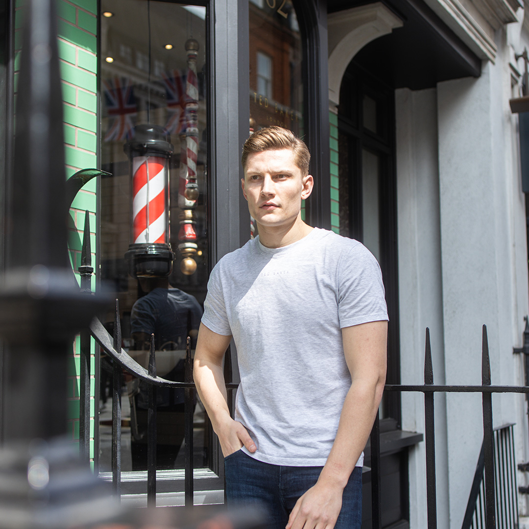 Teds_Grooming's tweet image. Although it's a timeless style, the side part is making a come back for 2025, it's all about precision, adding structure and balance to your style.
.
.
#noordinarybarber #tedsgroomingroom #sidepart #mensgrooming #barbershop #sideparting #menshaircut #menshaistyles #masterofcrafts
