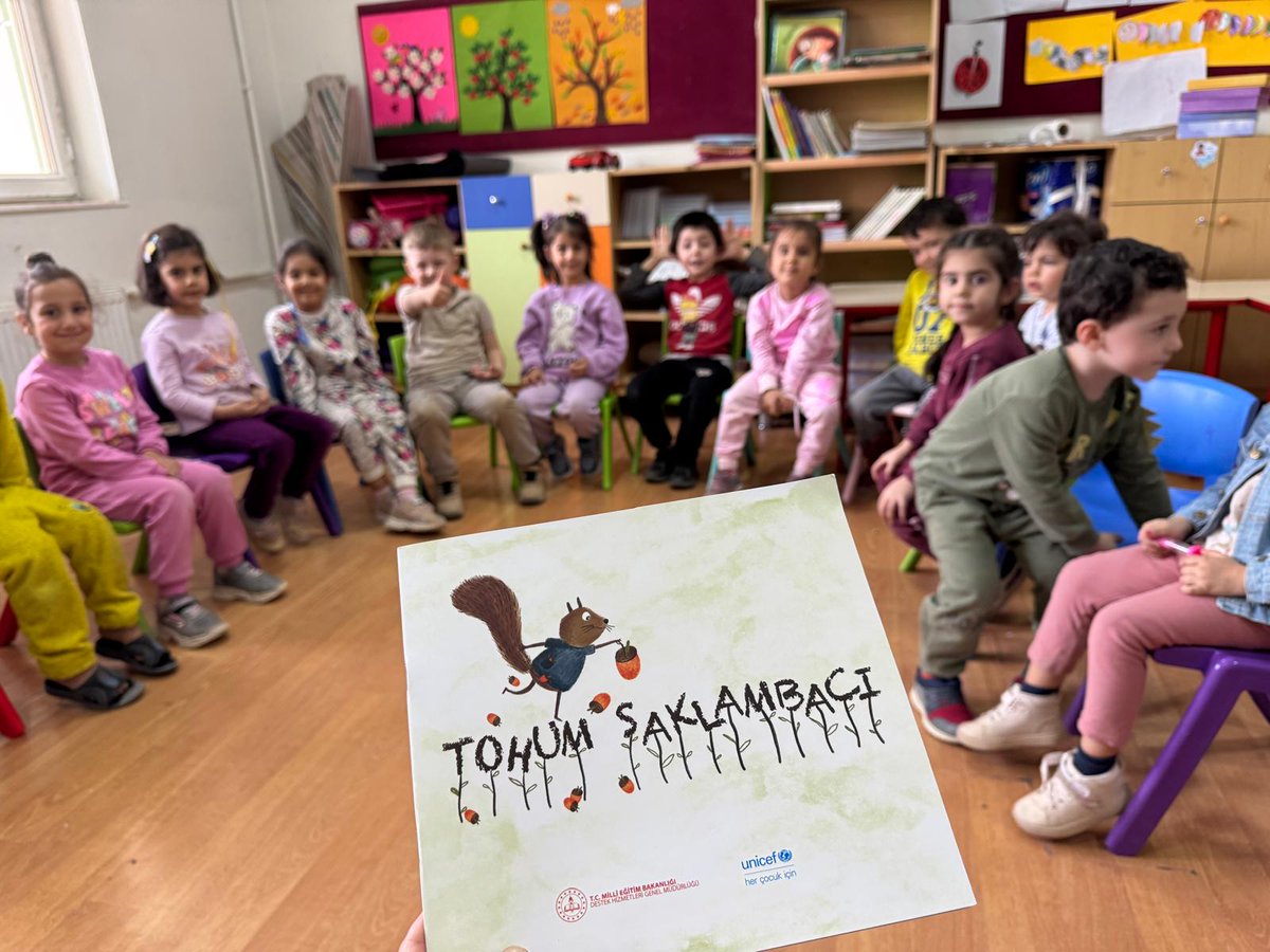 MEB AKUB ekip üyesi gönüllü öğretmenlerimiz tarafından Anaokullarımızda minik dimağlara "Hikayelerle ve Oyunlarla Afet  Eğitimi" verildi. <a href="/tcmeb/">Millî Eğitim Bakanlığı</a>  <a href="/Yusuf__Tekin/">Yusuf Tekin</a> <a href="/meb_dhgm/">Destek Hizmetleri Genel Müdürlüğü</a> <a href="/mebisgb/">İşyeri Sağlık ve Güvenlik Birimi Daire Başkanlığı</a> <a href="/ozkan_meb/">Özkan AVCI</a> <a href="/MetinTayarer/">Metin TAYARER🇹🇷🇹🇷🇹🇷</a>  <a href="/kmarasilmem/">Kahramanmaraş İl Millî Eğitim Müdürlüğü</a>