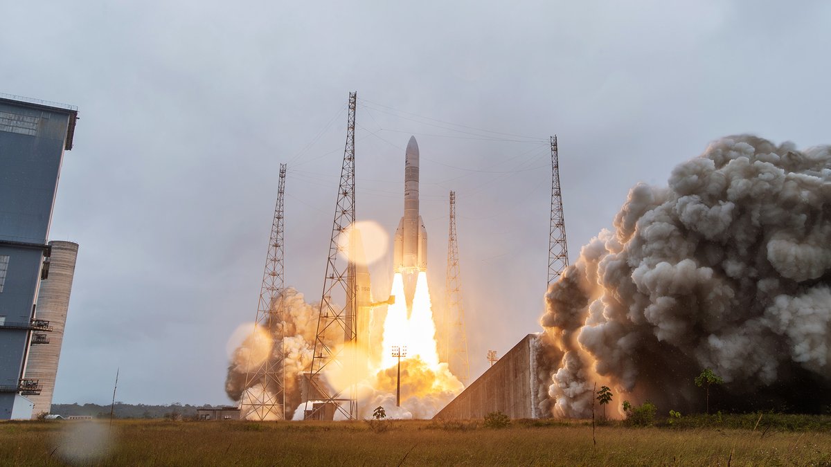GravityNotFound's tweet photo. Trump-era trade policies are set to reshape the global space economy, potentially straining transatlantic relations. This could push Europe towards seeking new partnerships and increased autonomy in space ventures. 🌍🚀 #SpaceEconomy #TransatlanticRelations https://t.co/74SEA8dW1H