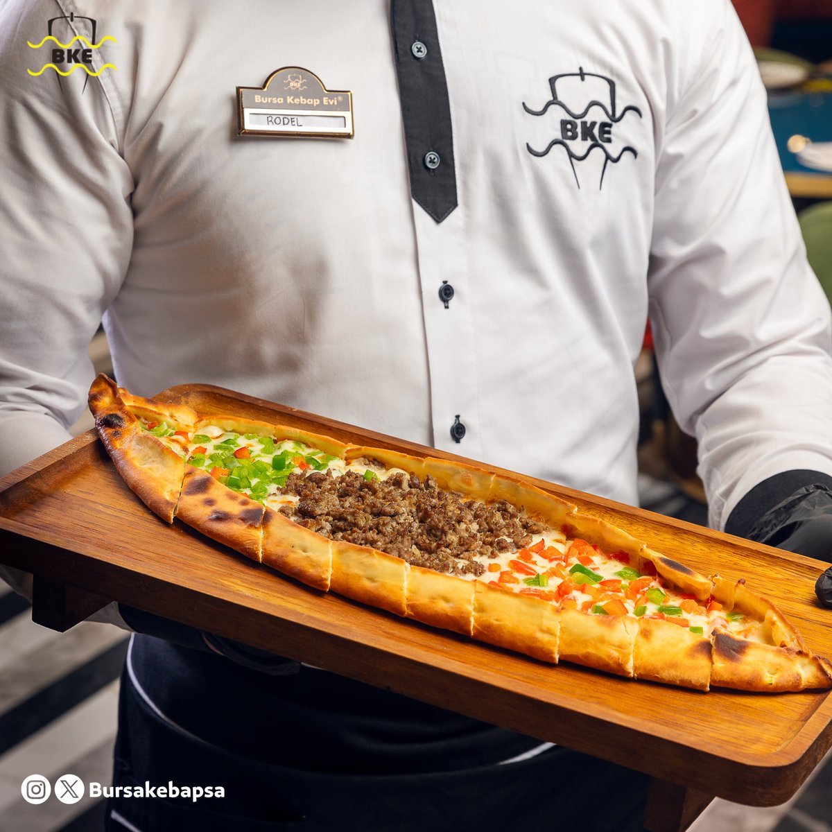 جرب فطيرة اللحم المشكل في #بورصة_كباب بتبهرك بتتبيلتها المميزة وعجينتها الذهبية😋