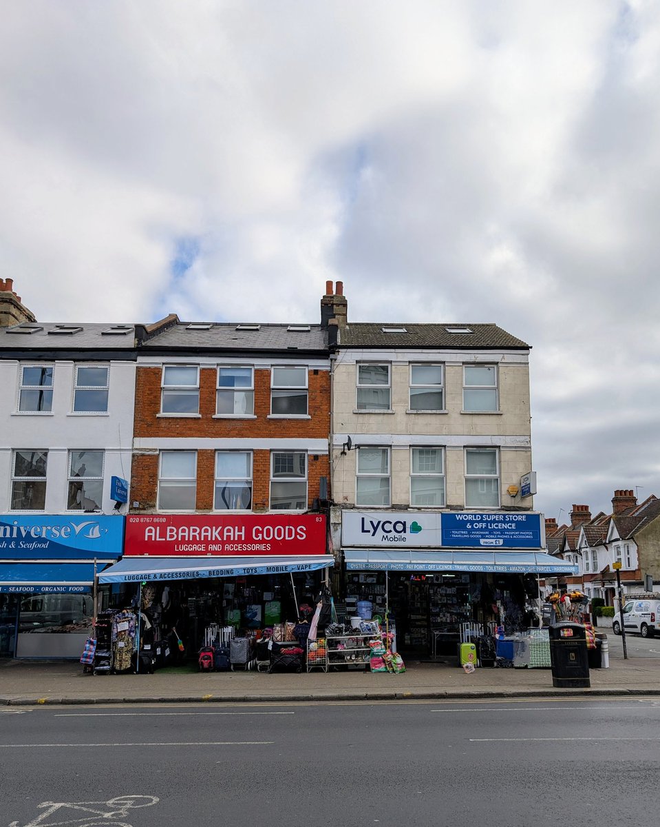 A bid to run an off-licence next to a shop which allegedly sold alcohol and  vapes to underage children has been refused, due to a family connection  between the businesses, reports @SthLondonPress: