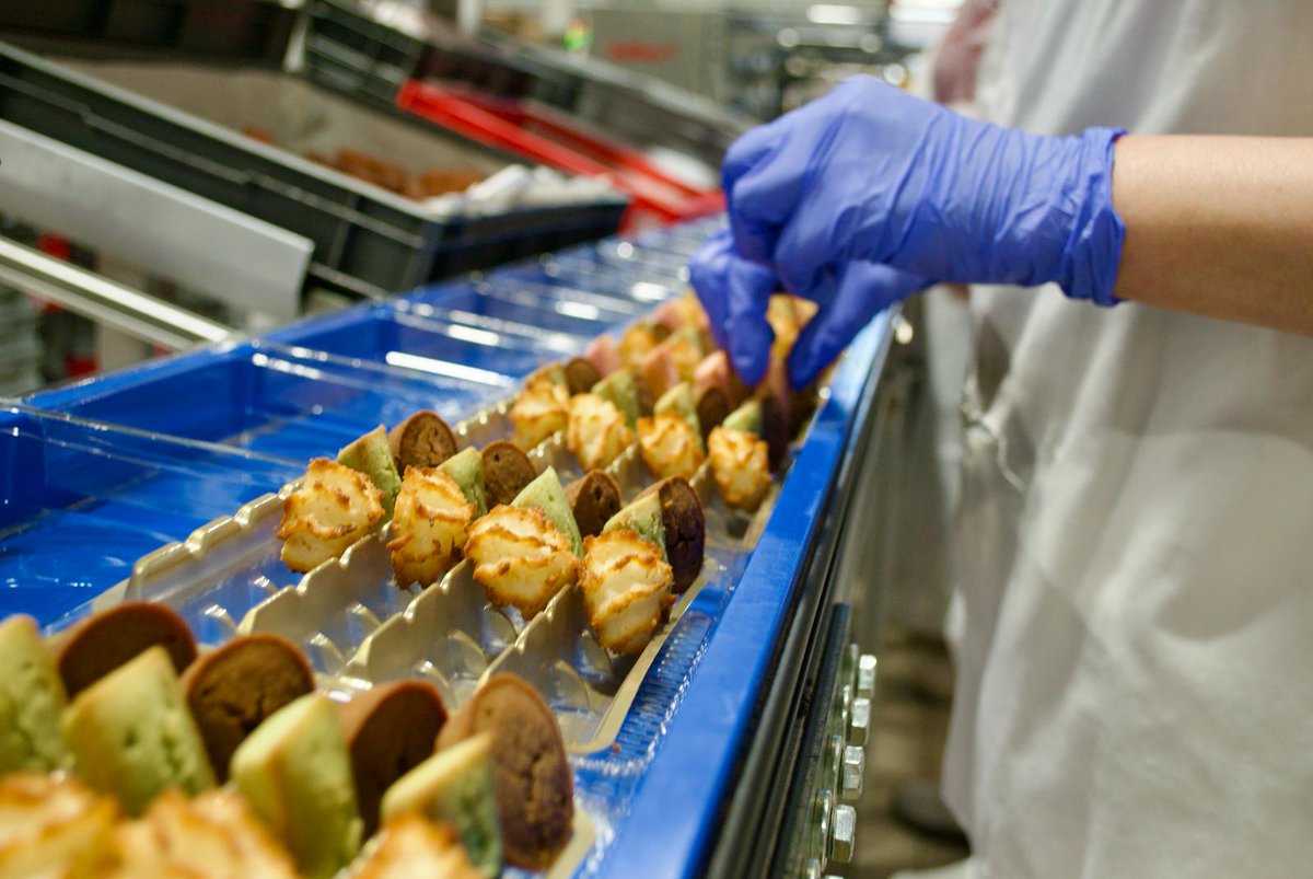 Prefet77's tweet image. #Visite l 🍪 Ce 9 avril, Pierre Ory préfet de #SeineEtMarne s’est rendu à #Villeparisis à la biscuiterie Astruc, fleuron local alliant tradition &amp;amp; innovation, avec le sous-préfet #Meaux Sabry Hani et le secrétaire général adjoint, Étienne Petit. 
#IndustrieFrançaise #SavoirFaire