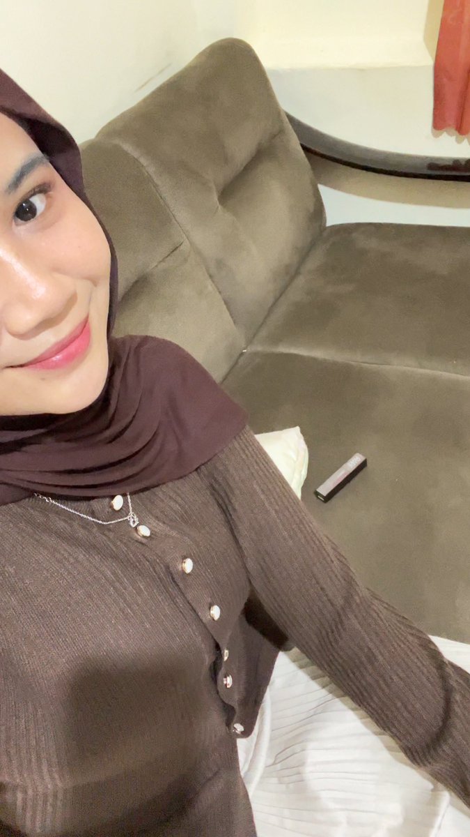 full0fhappiness's tweet photo. ketagihan selfie pake front cam ip 13 karna nemu settingan biar jernih dan ga oksidasi. makin pede without filter!! bye bye kamera oksidasi😘🫶🏻 https://t.co/36G0ah7w6M