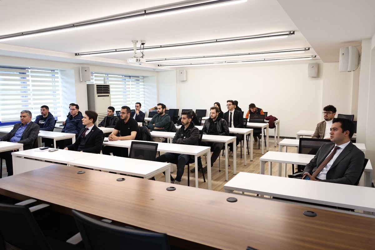 Odamız ve Trendyol iş birliğinde ‘E-Ticaret ve E-İhracat Konferansı’ gerçekleştirildi.
Yönetim Kurulu Üyemiz Kemal Özarpa ile sektör temsilcilerinin katıldığı konferansta, e-ihracat süreçleri anlatıldı.
⬇️⬇️
kisa.link/MMTwM