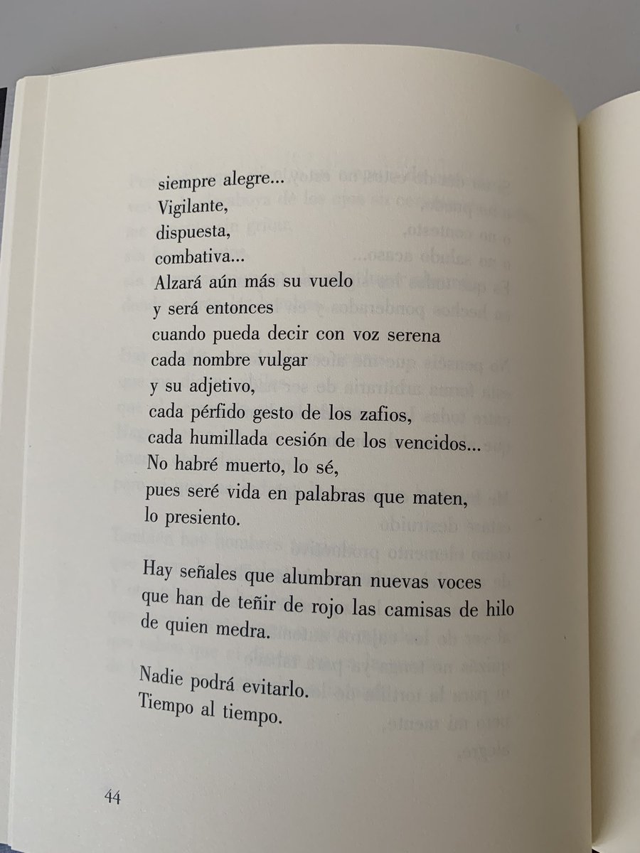 elkbdice's tweet photo. Luis Felipe Comendador en “No estar complicado el irse” (Reino de Cordelia, 2025). https://t.co/BJUvxX69BX