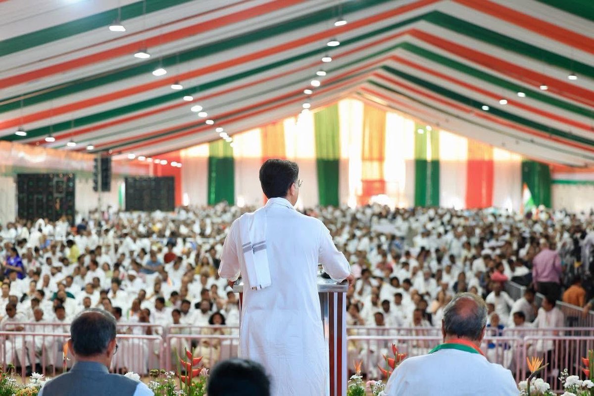AICC अधिवेशन अहमदाबाद में । <a href="/RahulGandhi/">Rahul Gandhi</a> <a href="/INCIndia/">Congress</a> <a href="/SachinPilot/">Sachin Pilot</a>