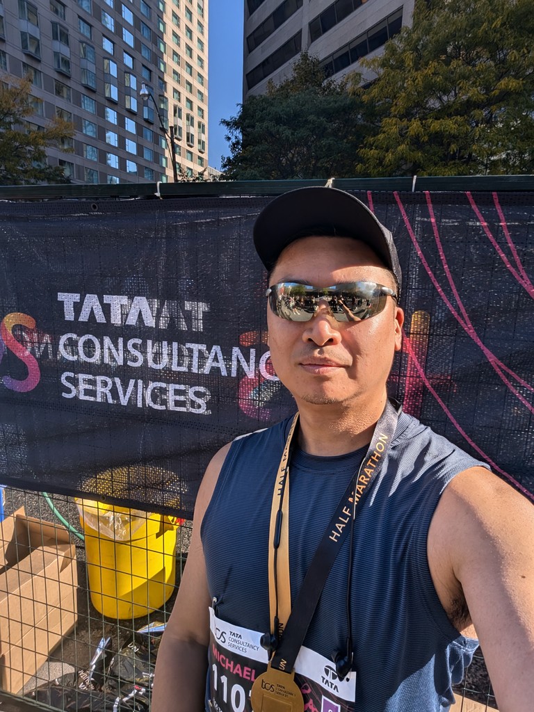bcsf_ca's tweet photo. Our marathon runners are running for women who can't afford rent, who can’t afford healthy food, who can’t afford to have breast #cancer.

Show them your support by donating to their run today!  https://t.co/Hz1zz6Gii4 https://t.co/boz6ah4W5F