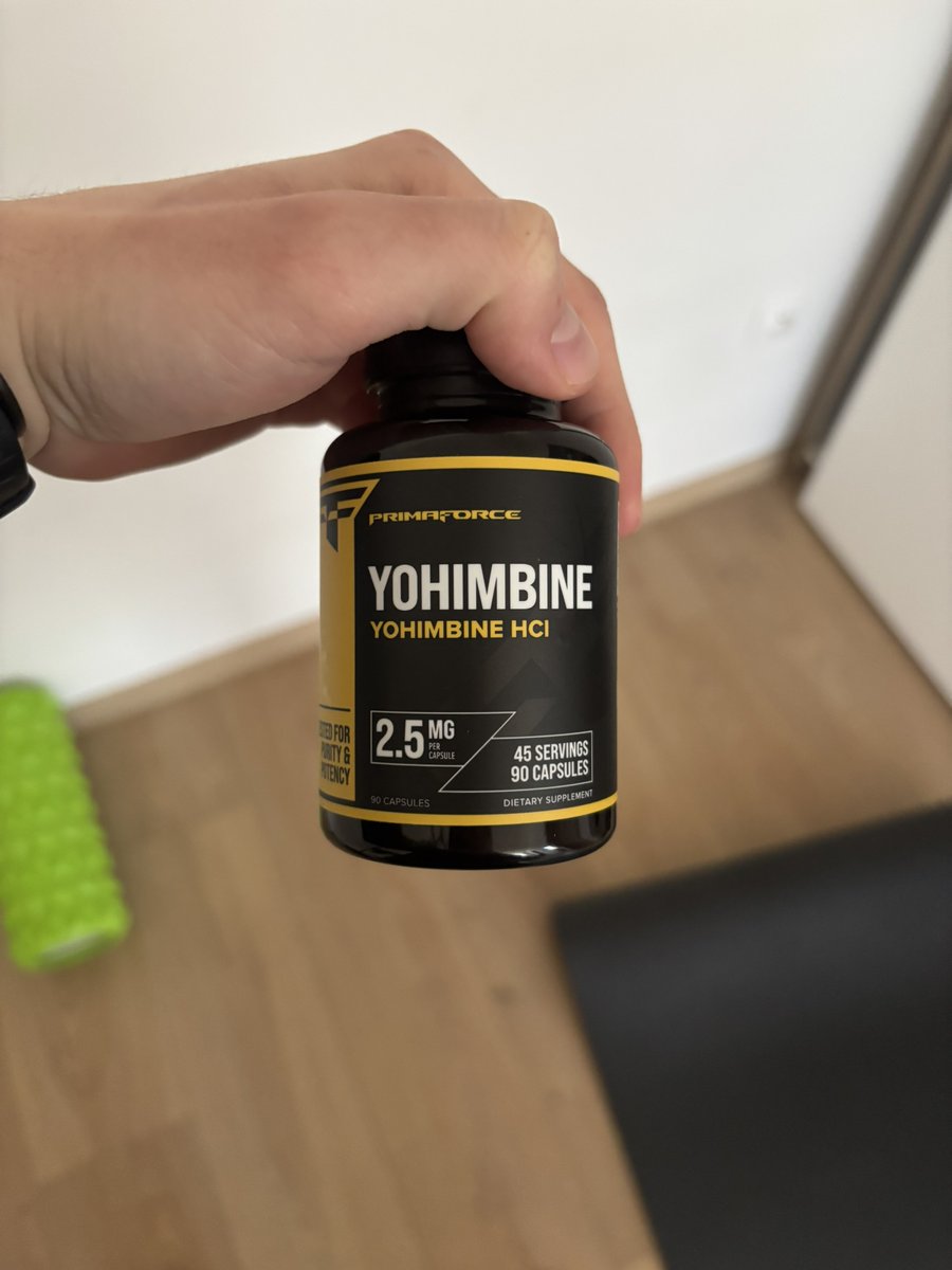 limitlessmartin's tweet photo. Took 15mg of Yohimbine HCl before a morning run

20 minutes in:

Fasted run = locked in

No hunger

Heart racing

Skin burning

Dick hard

This isn’t your average stim.

This is what skinny-fat dudes should’ve found before caffeine & cope

Let’s break it down 🧵