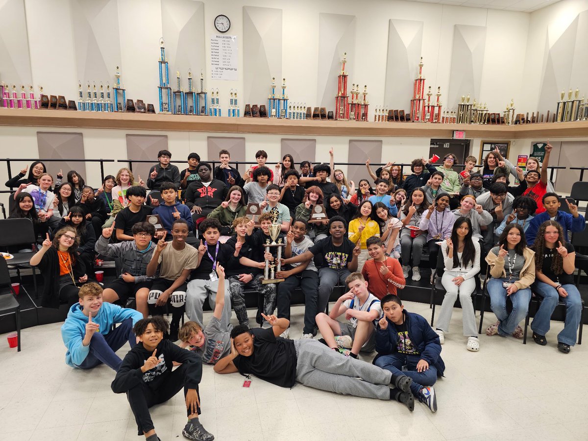 AAEChoir's tweet photo. 6th grade Choir, Men’s Chorale, Girls Select &amp; Treble, &amp; A Cappella ALL came home with superior trophies!! Excellence is happening for ALL STUDENTS in the AAE Choir Room💯 
#choir 
#music 
#GarlandUSA 
#choirlife
#austinacademy
#aaechoir
#austinchoir https://t.co/vNLwHQg5nP