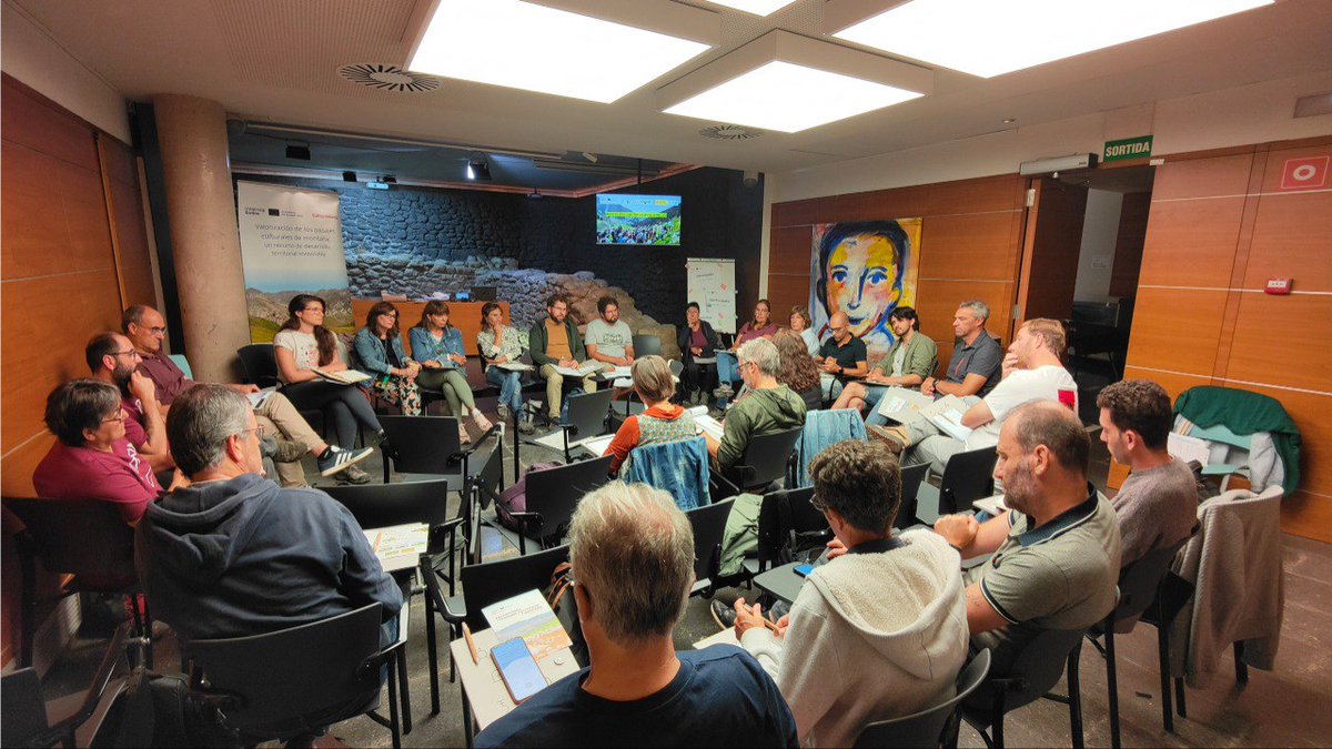 ICAC_cat's tweet photo. 📝L'institut va presentar la narrativa: "Els paisatges culturals d'alta muntanya", basada en la recerca del #GIAP, liderada pel Dr. @JosepMariaPalet.

#SomCERCA #ImpacteSocial #PaisatgesCulturals #AltaMuntanya https://t.co/ZKAaLbv9tg