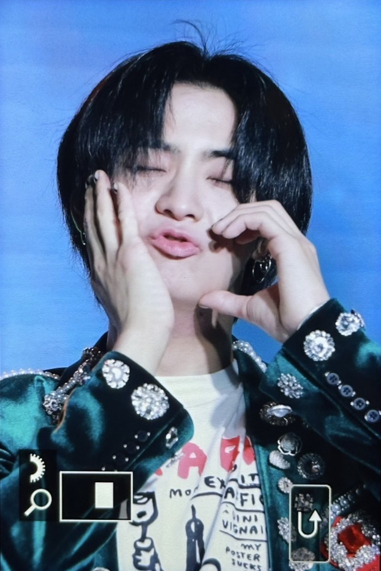 250409

Photo by @blanc_ntx225님

#NTX #엔티엑스 #RAWHYUN #로현<a href="/NTX_OFFICIAL_/">NTX</a>