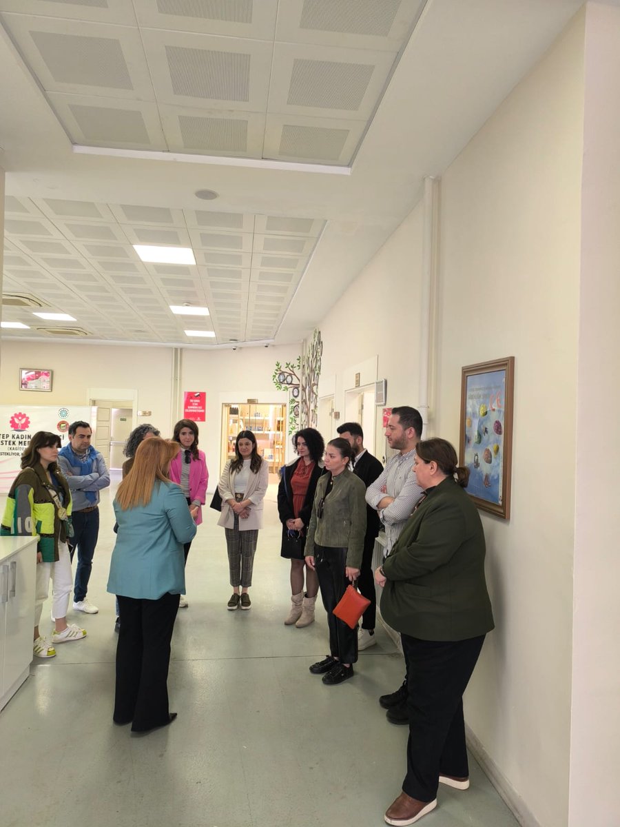 kagidem's tweet photo. İstasyon Gaziantep ekibi merkezimizi ziyaret etti. Gaziantep Büyükşehir Belediye Başkanı danışmanı Sayın Filiz Evran hanımefendi ve ekibi, kadın girişimciliği destekleme çalışmalarımızı incelediler. Ziyaretleri için teşekkür ederiz.

@FatmaSahin @GaziantepBeld @Gapsoffice https://t.co/EWNLOYPstG