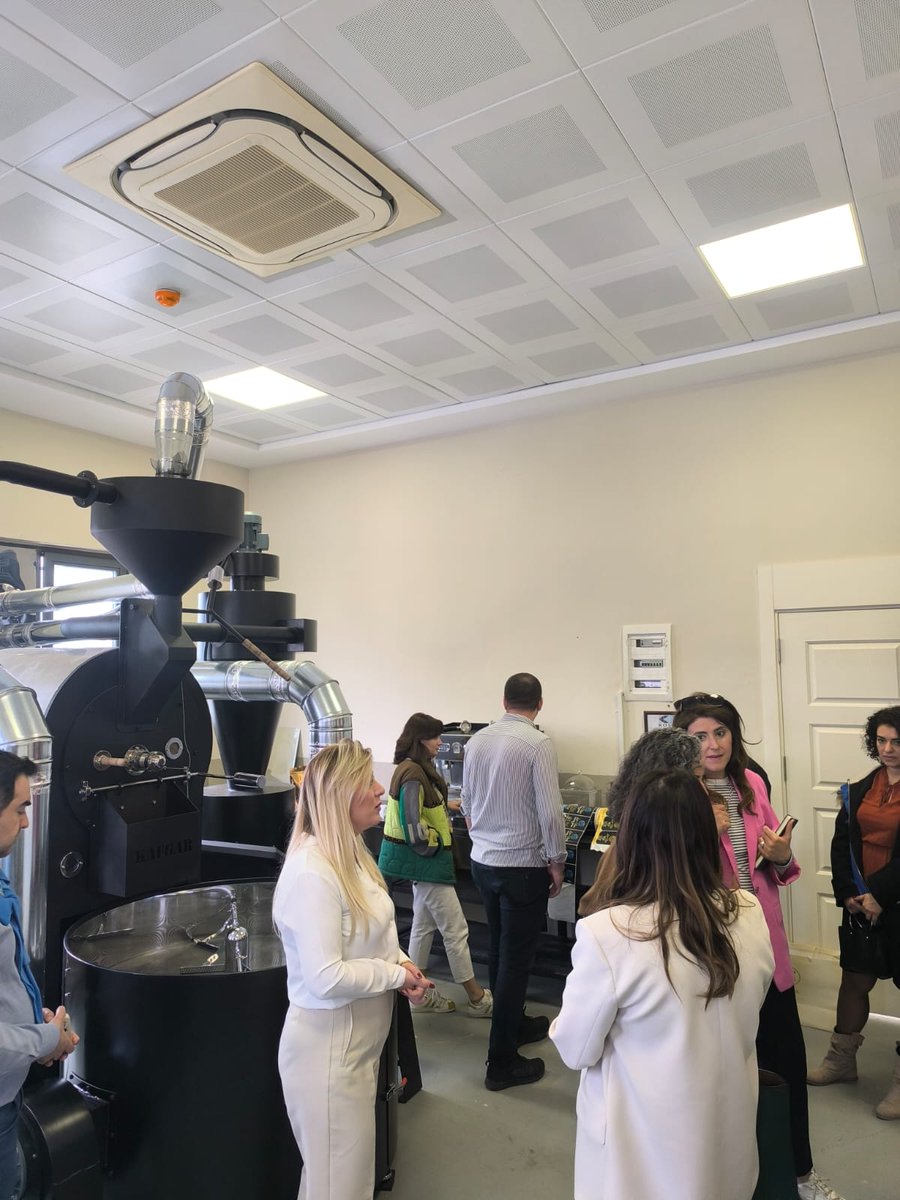 kagidem's tweet photo. İstasyon Gaziantep ekibi merkezimizi ziyaret etti. Gaziantep Büyükşehir Belediye Başkanı danışmanı Sayın Filiz Evran hanımefendi ve ekibi, kadın girişimciliği destekleme çalışmalarımızı incelediler. Ziyaretleri için teşekkür ederiz.

@FatmaSahin @GaziantepBeld @Gapsoffice https://t.co/EWNLOYPstG