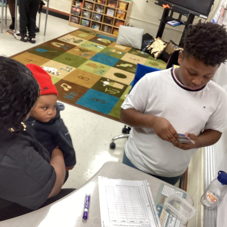 PEDISRAMS's tweet image. Students and families had a great time at a fun-filled night of math and STEM activities.  Parents and guardians had the opportunity to visit their child(ren)'s classrooms and take part in exciting challenges.  The evening wrapped up with a delicious dinner.

#MathSTEM
