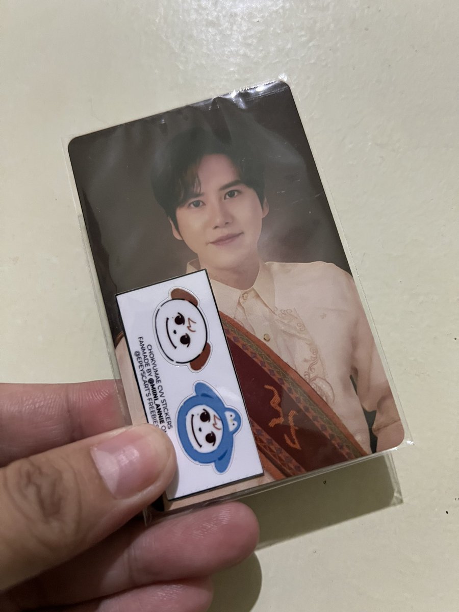 nowiebear's tweet photo. Thanks for the freebies! @epeyscart @miini_annie 💙
#KyuhyunCOLORSinManila 
#CHOKYUMAEstickers https://t.co/BroYQ6LZqP